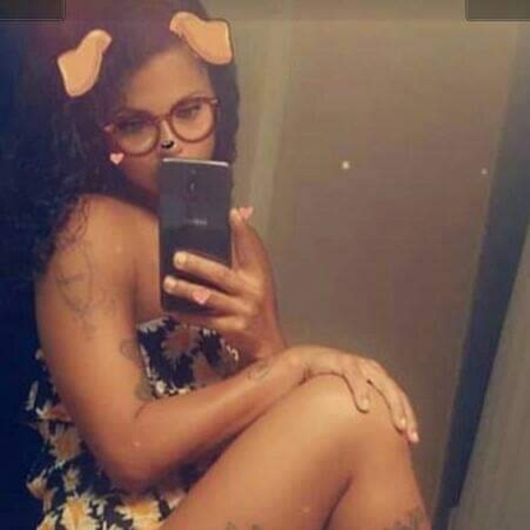 Meet your Posher, Javona - Picture 1 of 1